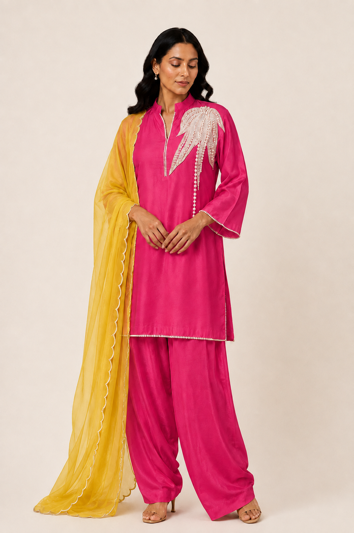 Noor In Bloom Farshi Set (Fuchsia)
