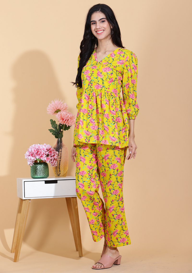 Gulabi Phool Short Kurti Set